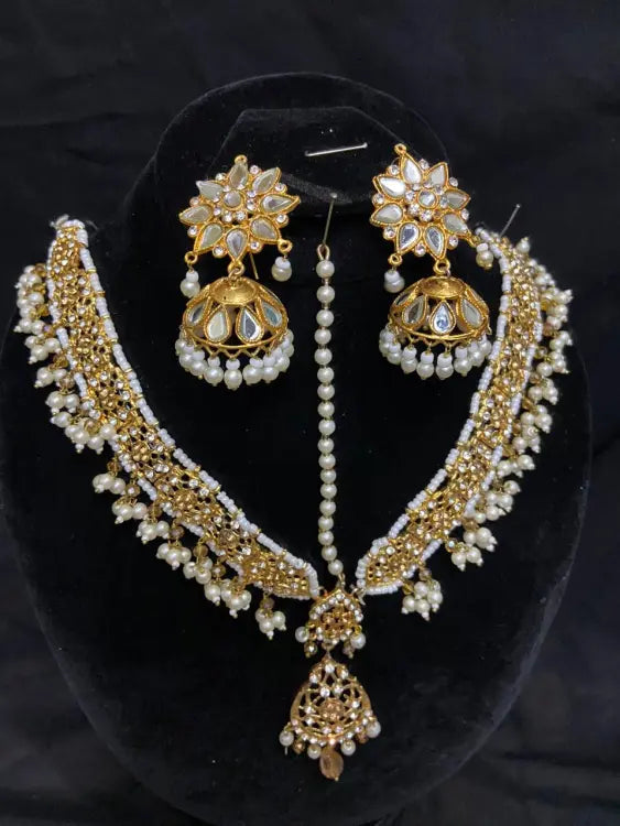 Best quality beautiful band matha patti with Kundan work elegant design