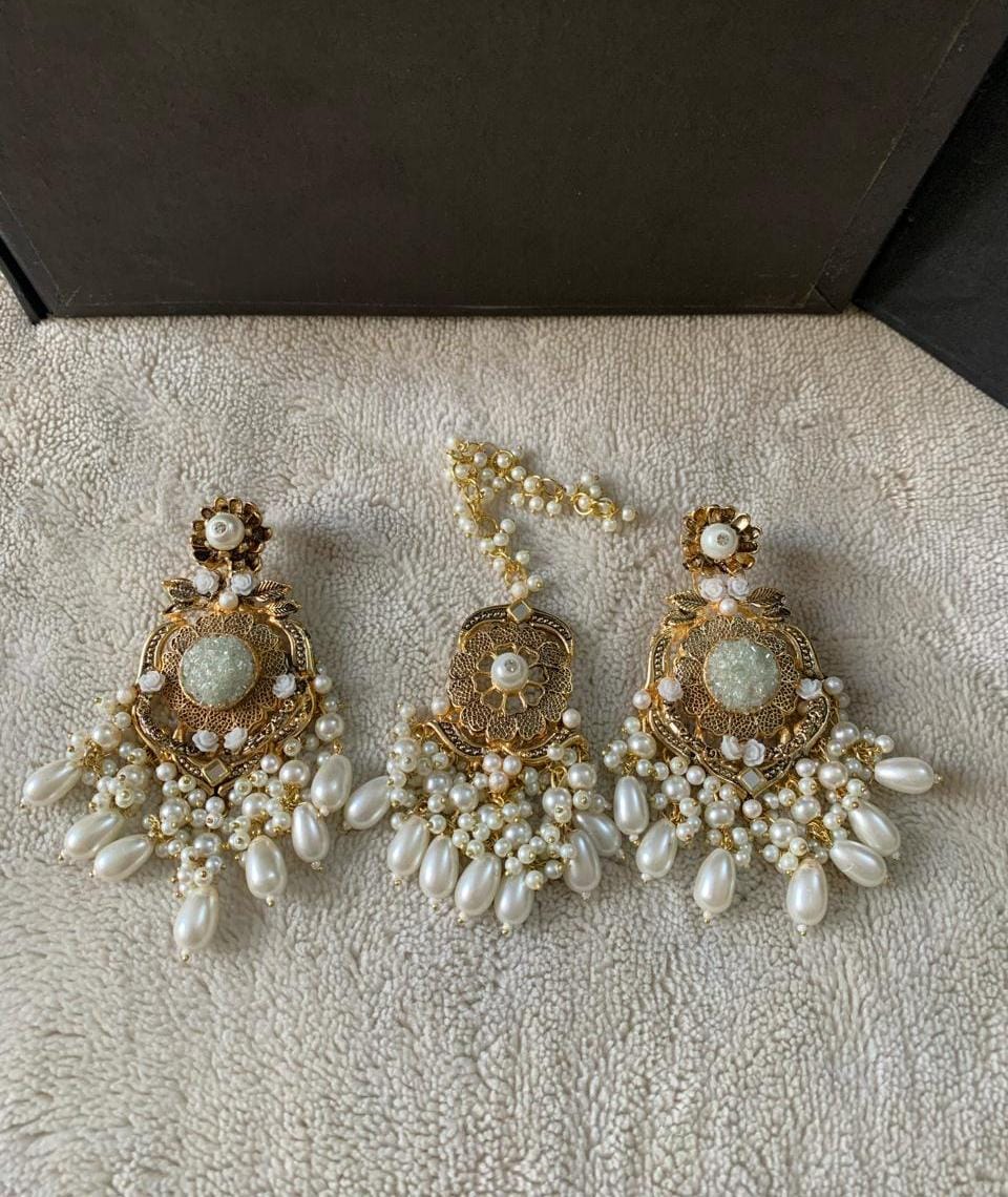 INDIAN STYLISH EARING + BINDIYA