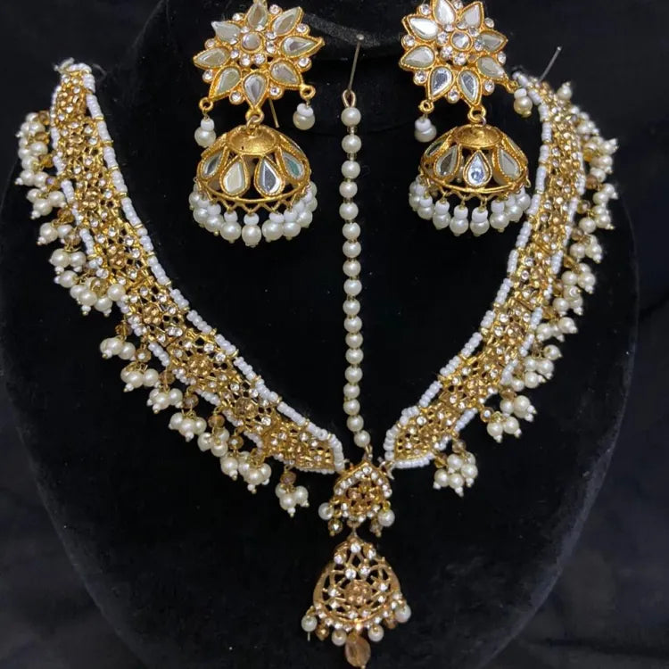 Best quality beautiful band matha patti with Kundan work elegant design